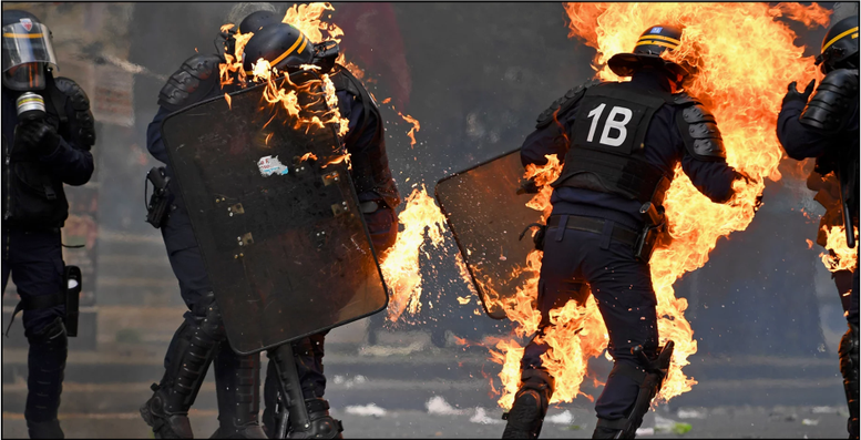 antifa-terrorists-police-on-fire.png